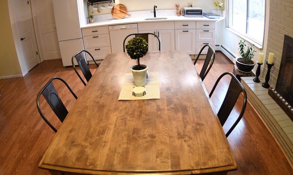 Golden House | 1,500 ft² walkout, 5 mins to Golden & Mines, patio w/bbq, historic neighborhood