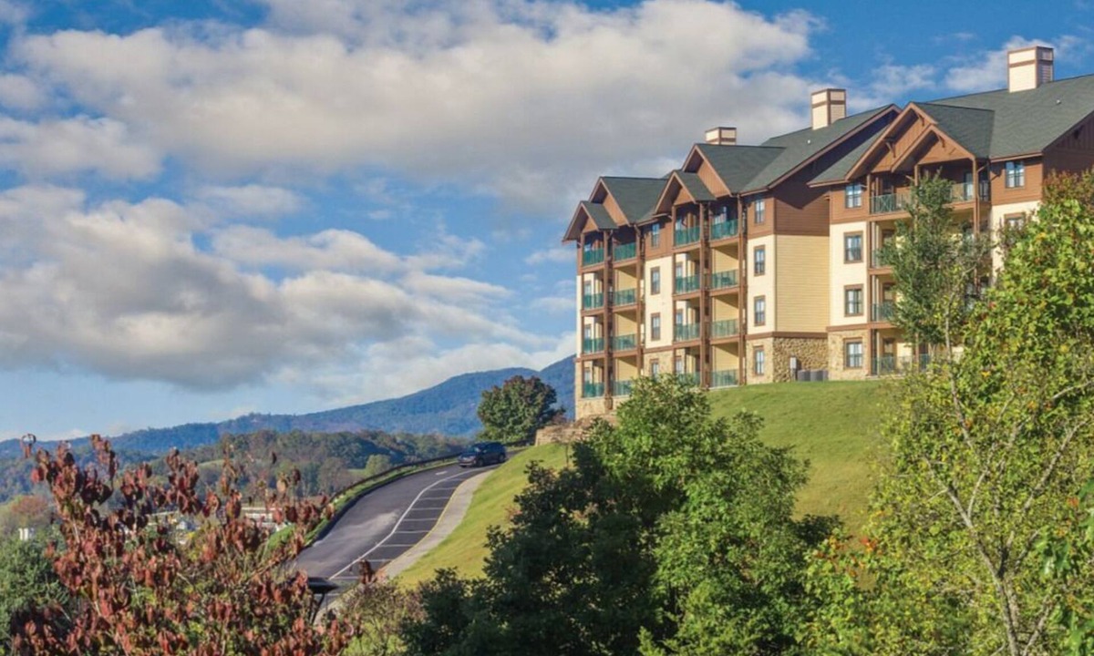 Sevierville Resort | 1Bed/1Bath - Smoky Mountains Retreat! Stunning Views, Pools, and More!