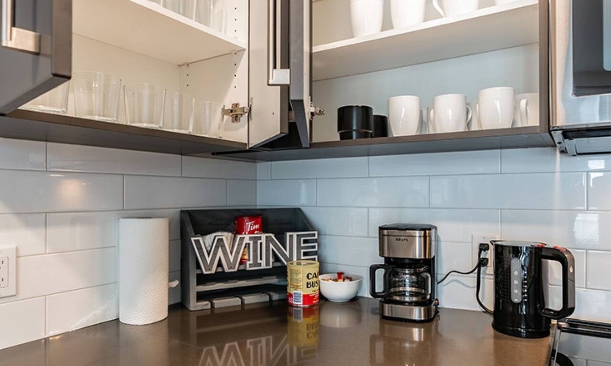 West Bellevue Apartment | 1BR | Gym, Views | Bellevue | Sophari Parkside B