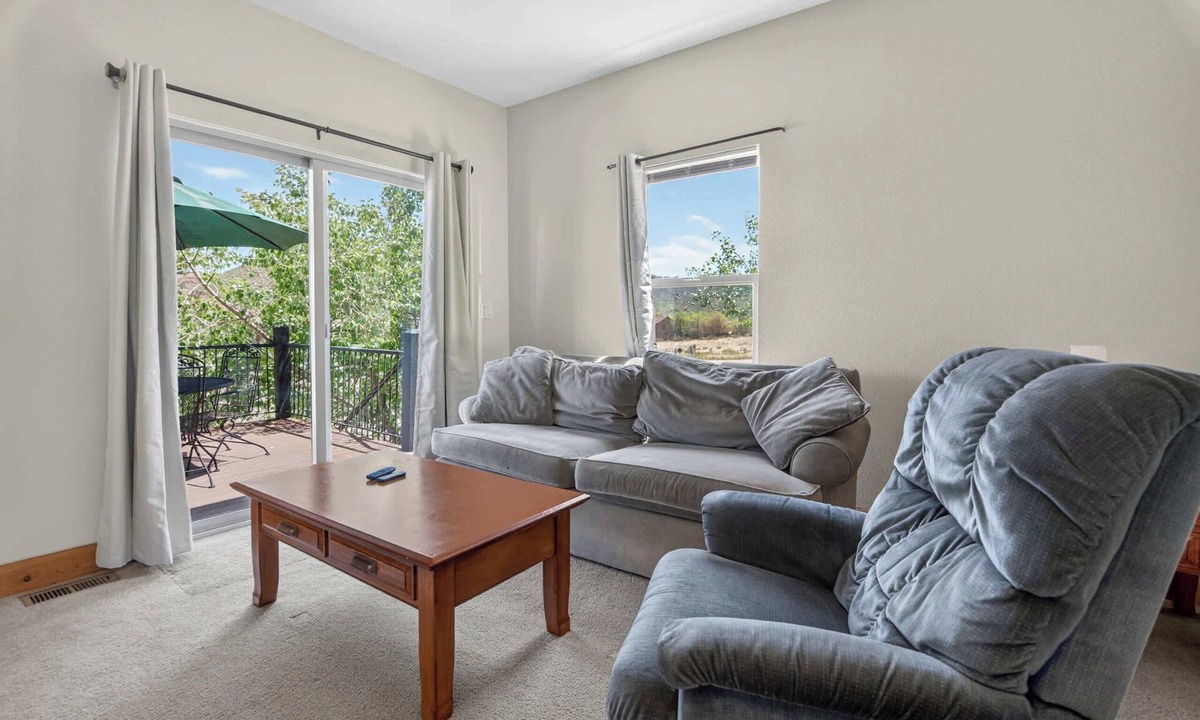 Fort Collins Apartment | 1BR Mountain View Studio Retreat Near Fort Collins