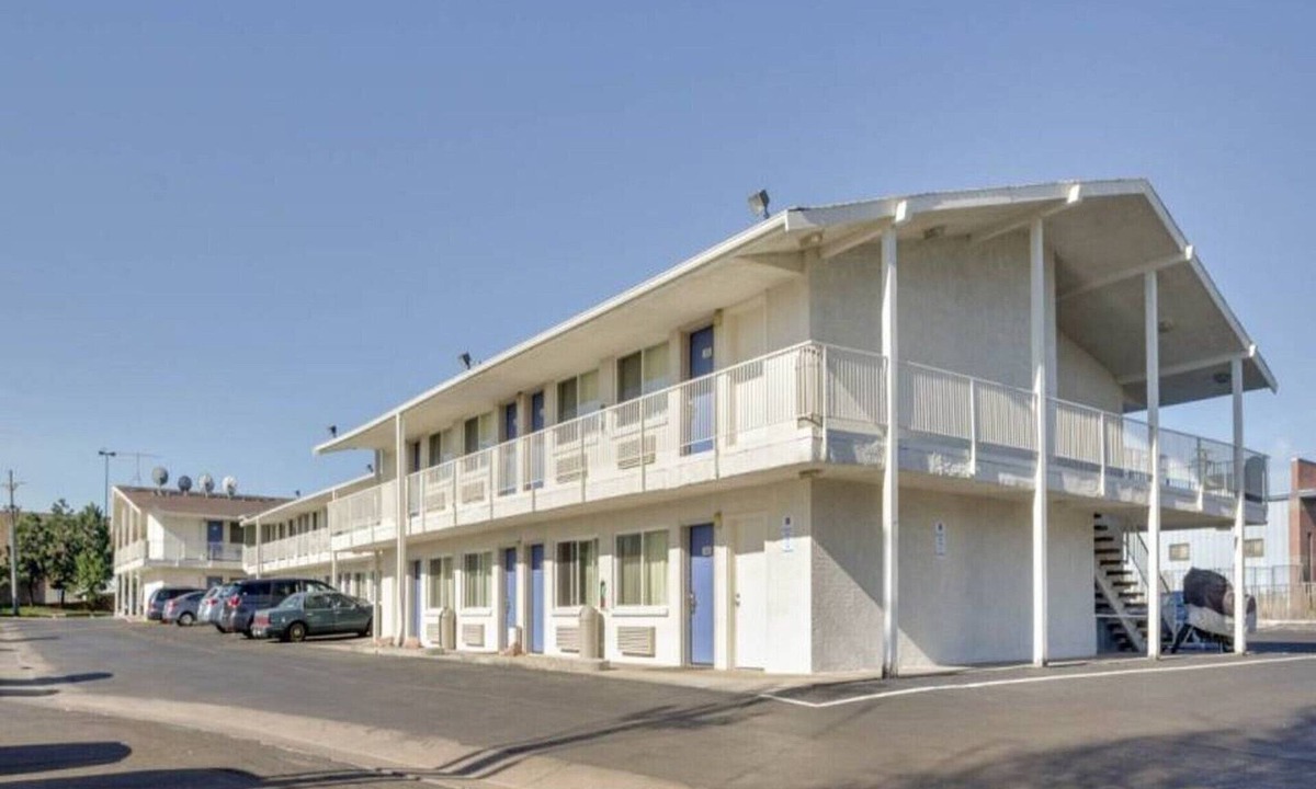 North Alameda Apartment | 2 Full Beds|NS| Micfridge