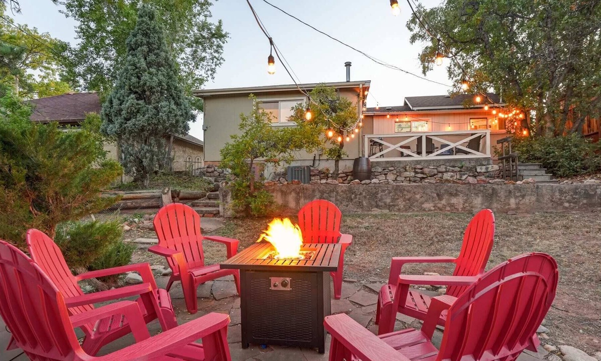 West Colorado Springs House | 2BD 1 Mile to Garden of the Gods Traveler's Home