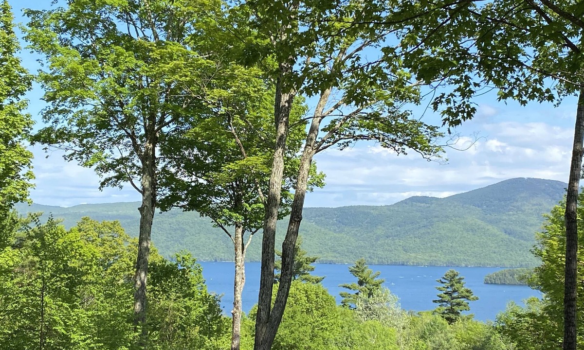 Bolton Landing House | 3 bedrooms plus 1 loft bedroom 2.5 bath Beautiful Lake View Retreat