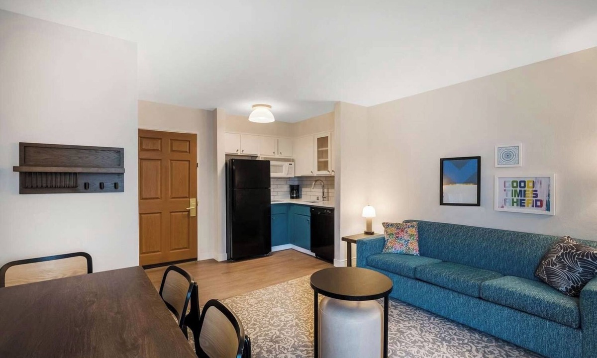 Acres Green Hotel | 3 Family Ready Suites with Living Space Near Park Meadows | Outdoor Pool
