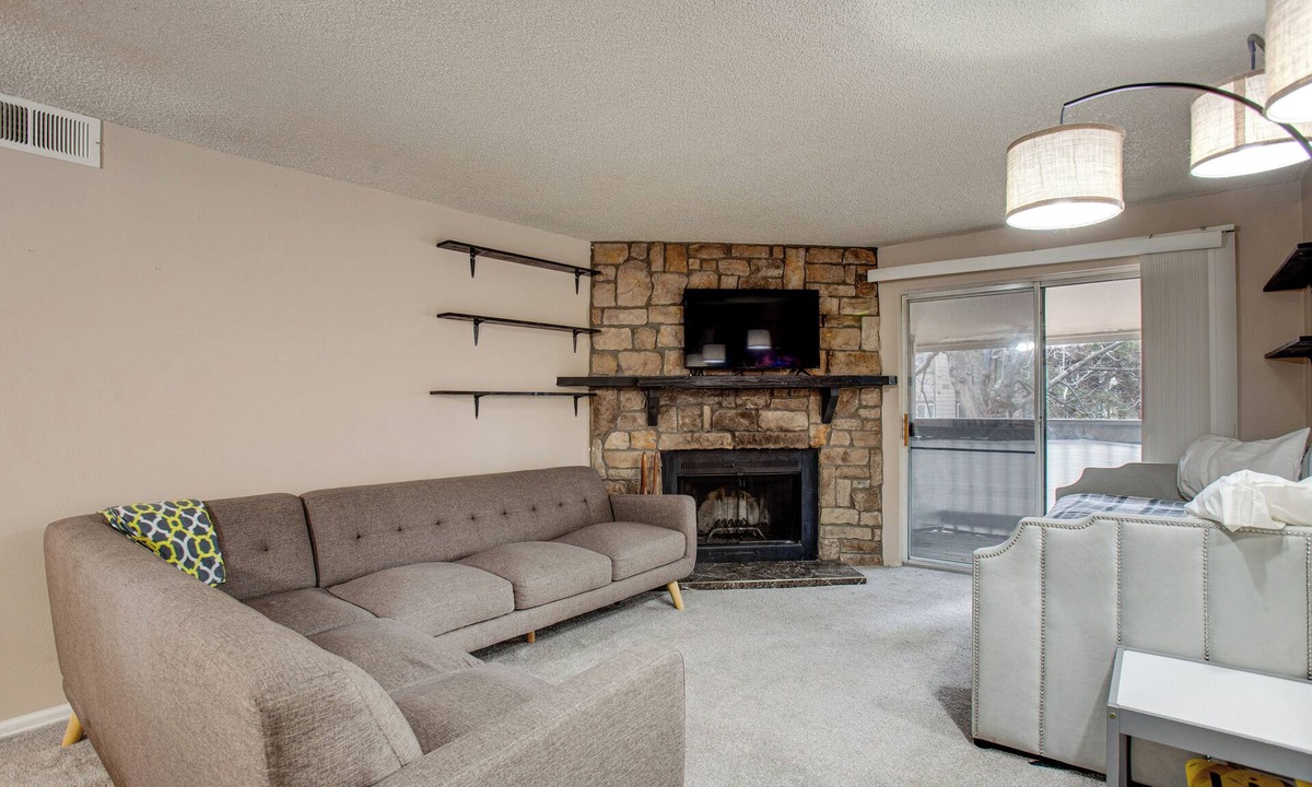 Aurora Highlands Condo | 3 Mi to Buckley: Convenient Condo in Aurora