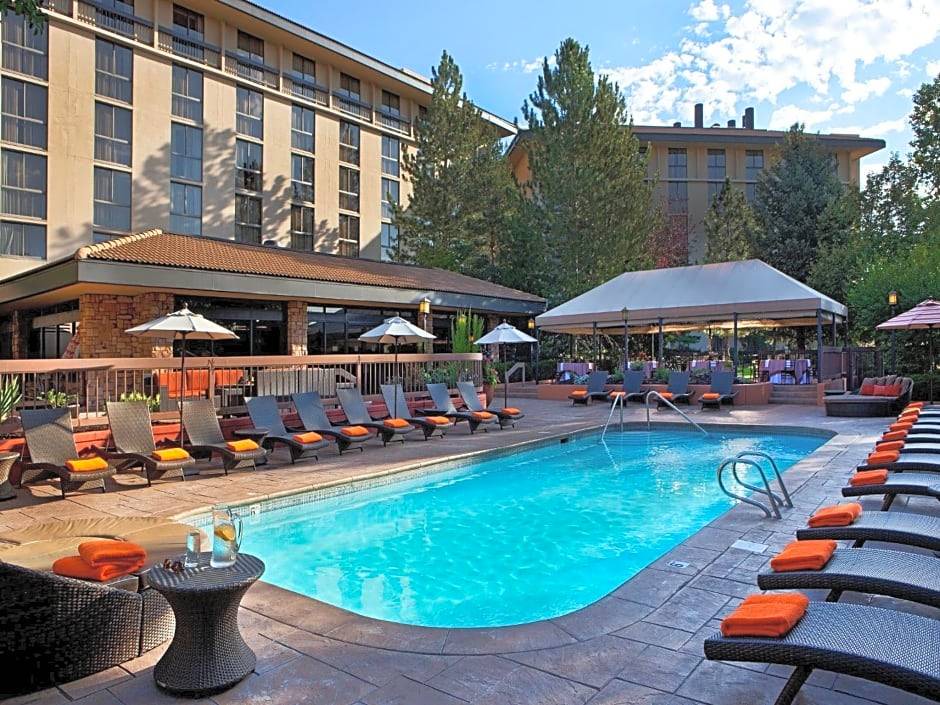 Denver West Hotel | 3-Star Hotel ∙ Denver Marriott West