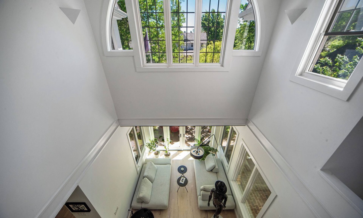 Winding Trail House | 4 private suites+bonus 5th&6th bedroom! Hot Tub on 3/4 acre. Family+Pets+Retreat