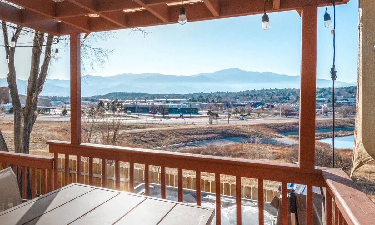 Colorado Springs House | 🏔 4BR - Arcade - Hot Tub - Foosball- Cozy Mountain View Home!