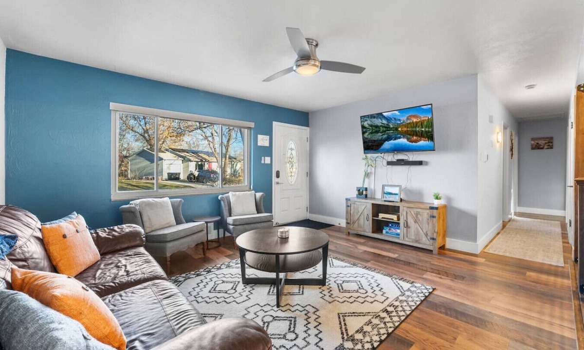 Alta Vista Area House | 4BR Family Home | 2 King Beds | Firepit | BBQ | Fenced Yard