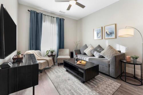 Golden House | 5 Mi to Red Rocks! Updated Home Near Hiking Trails