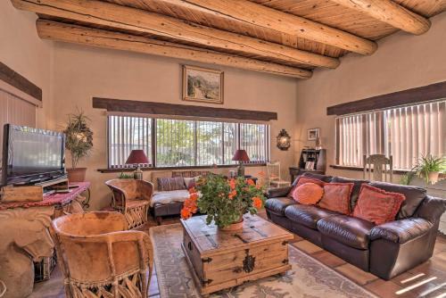 El Prado House | 5 Mi to Taos Plaza: Eclectic 'Casa de la Luz' Home