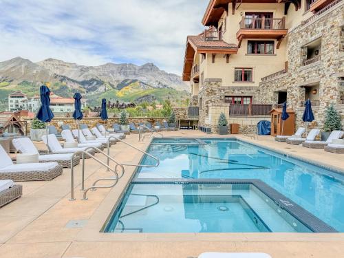 Mountain Village Apartment | 5 Star Hotel - Exclusive Private Residence