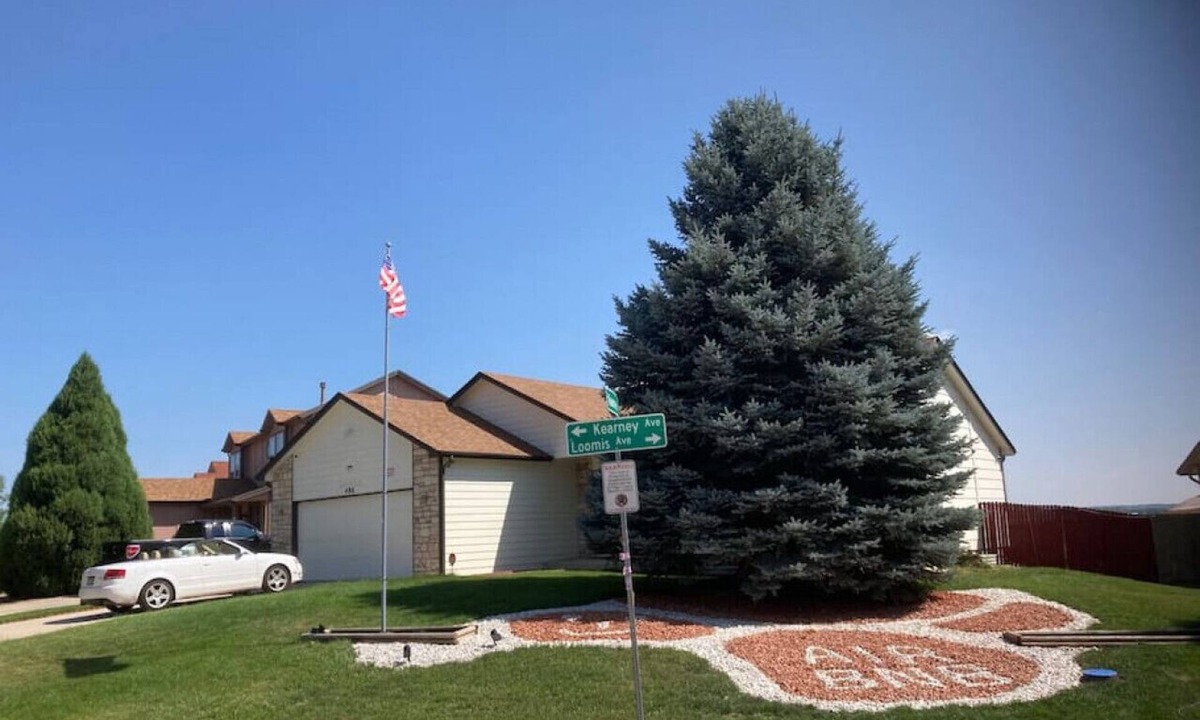 Cheyenne Meadows House | 5BR Recently Updated Retreat w/Hot Tub, BBQ grill, Fire Pit, Near Attractions