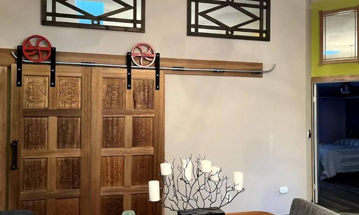 Longmont House | 5th Ave Pond Side Retreat