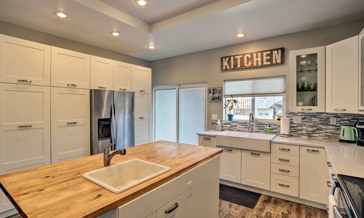 Berkley Cottage | 7 Mi to Dtwn Denver: Arvada Home w/Patio
