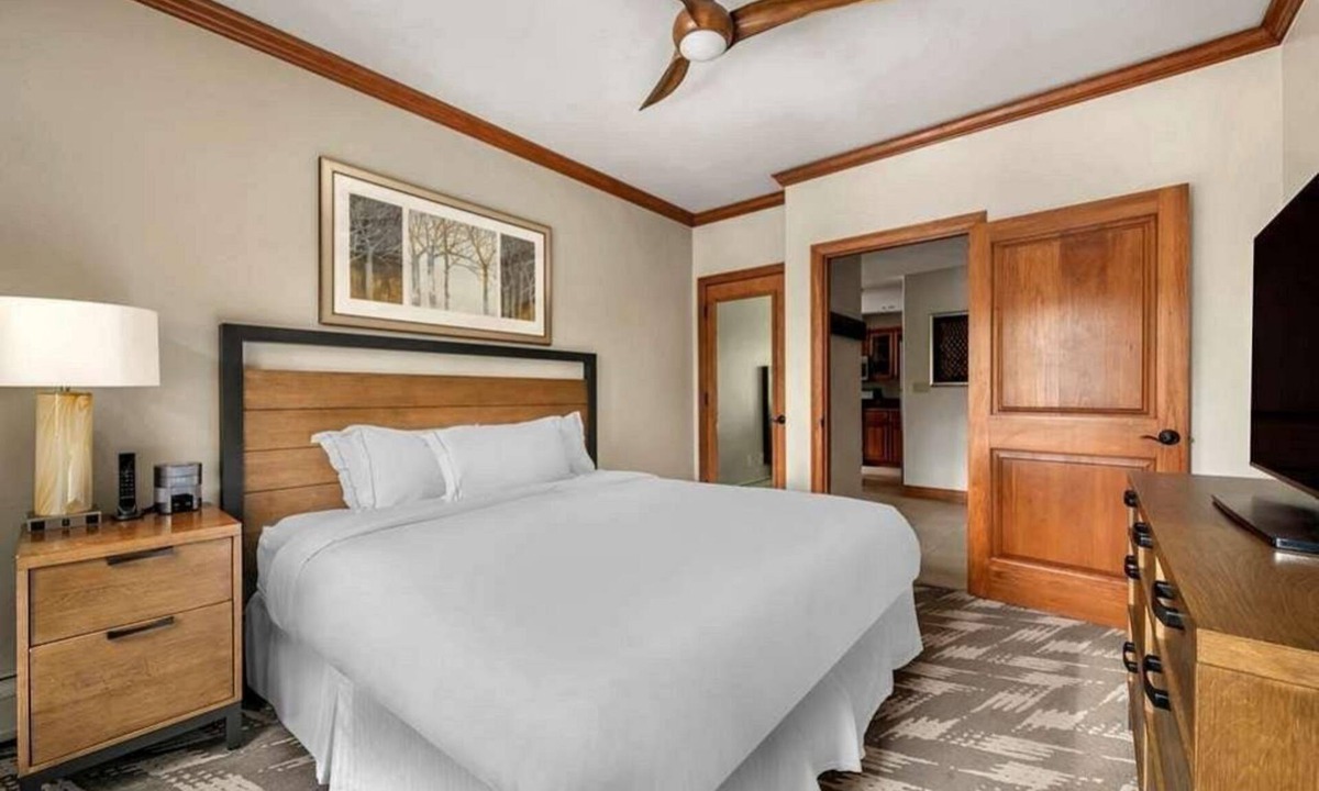 Peak 9 Cabin | A HILTON GRAND VACATIONS CLUB - VALDORO MOUNTAIN LODGE, BRECKENRIDGE, CO