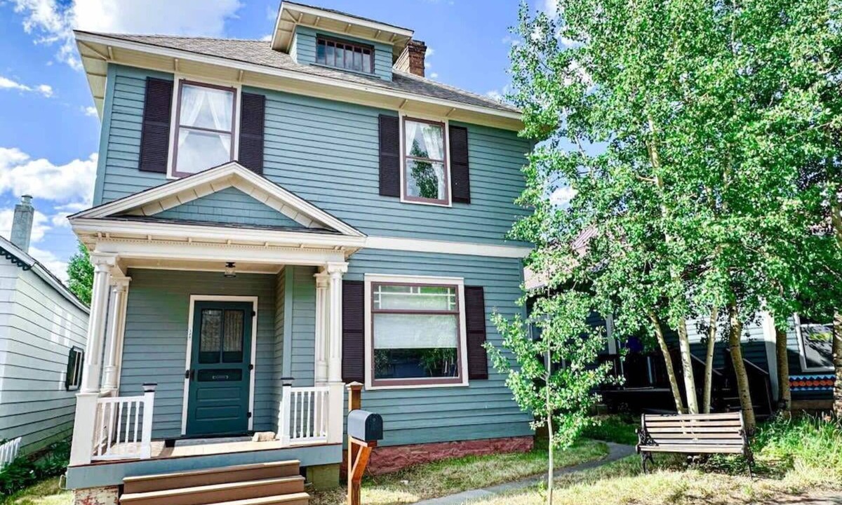 Leadville House | Alpine House — Historic Leadville Victorian, 4BR Walk to Harrison Ave, Sleeps 10