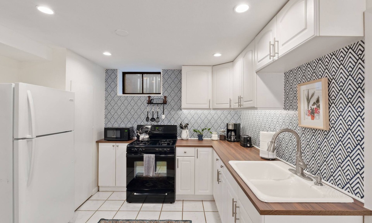 Littleton House | Amazing Apartment - Steps from Downtown Littleton!