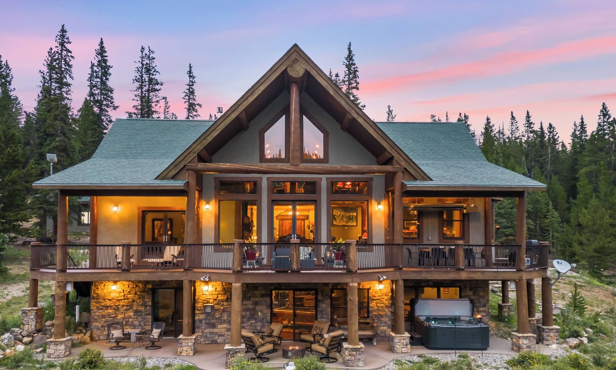 Fairplay House | Amazing mountain views, Hot Tub, Pool Table, Hot Springs, Moose sightings