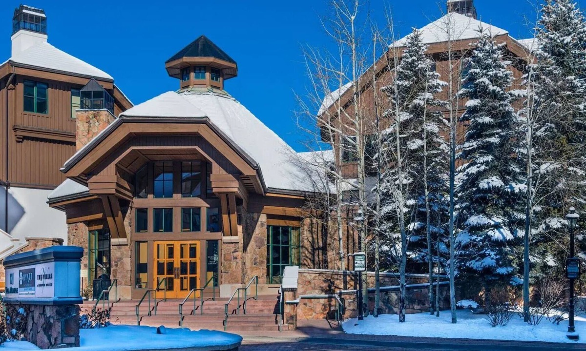 Beaver Creek Ski Chalet | An old-world alpine chalet with emphasis on modern luxury and sophistication.