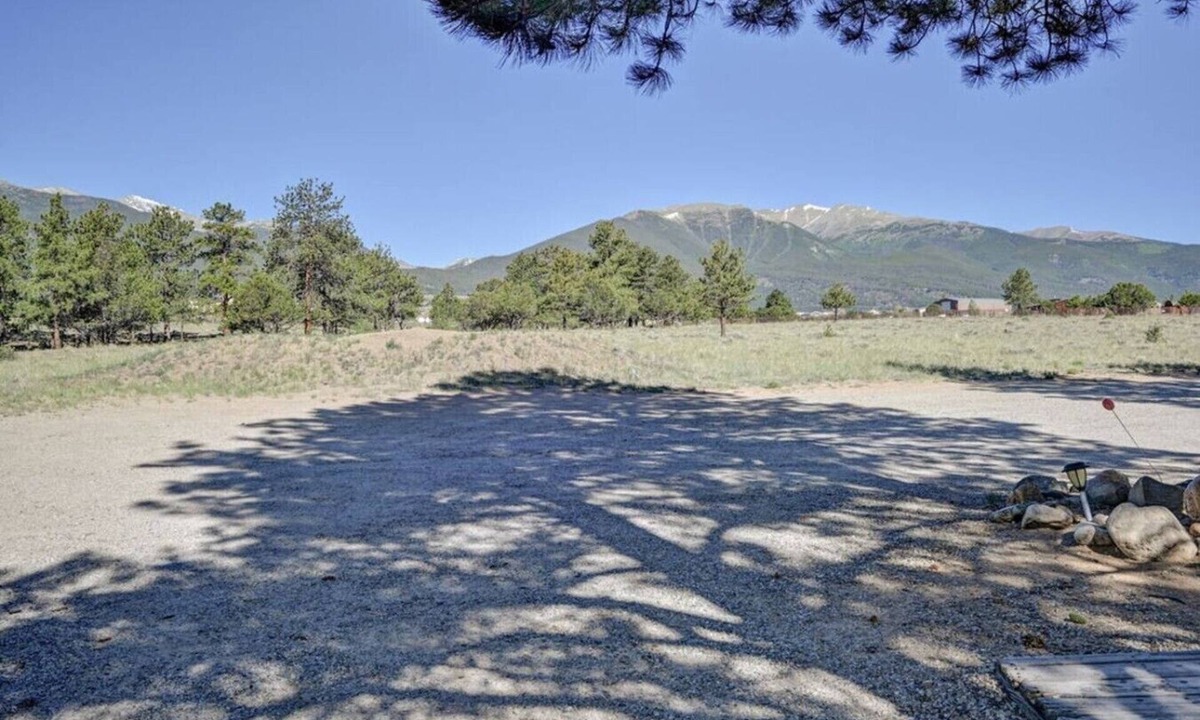 Buena Vista House | Bear`s Den | Secluded, Pet-Friendly Getaway in BV