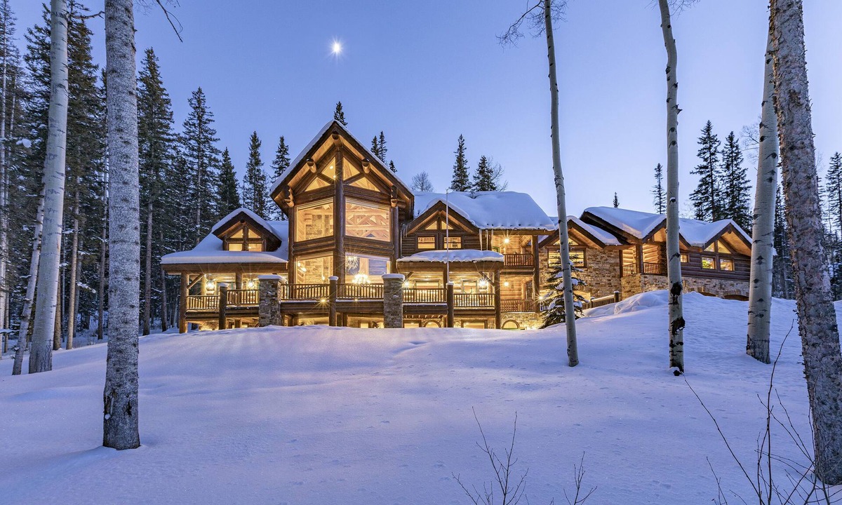 Mountain Village House | BEARPAW MANOR- A Magnificent Ski-In/Ski-Out Mountain Village Chalet