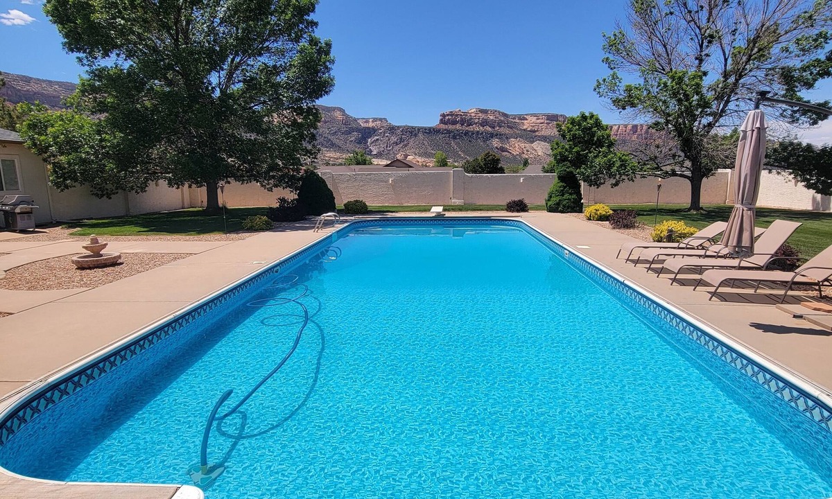 Redlands House | Beautiful 4,000 sq ft home at the base of the Colorado National Monument.