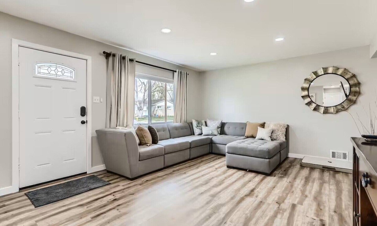Alta Vista Area House | Beautiful 4 Bedroom House in Arvada near Mountains & Downtown Den/Pet Friendly