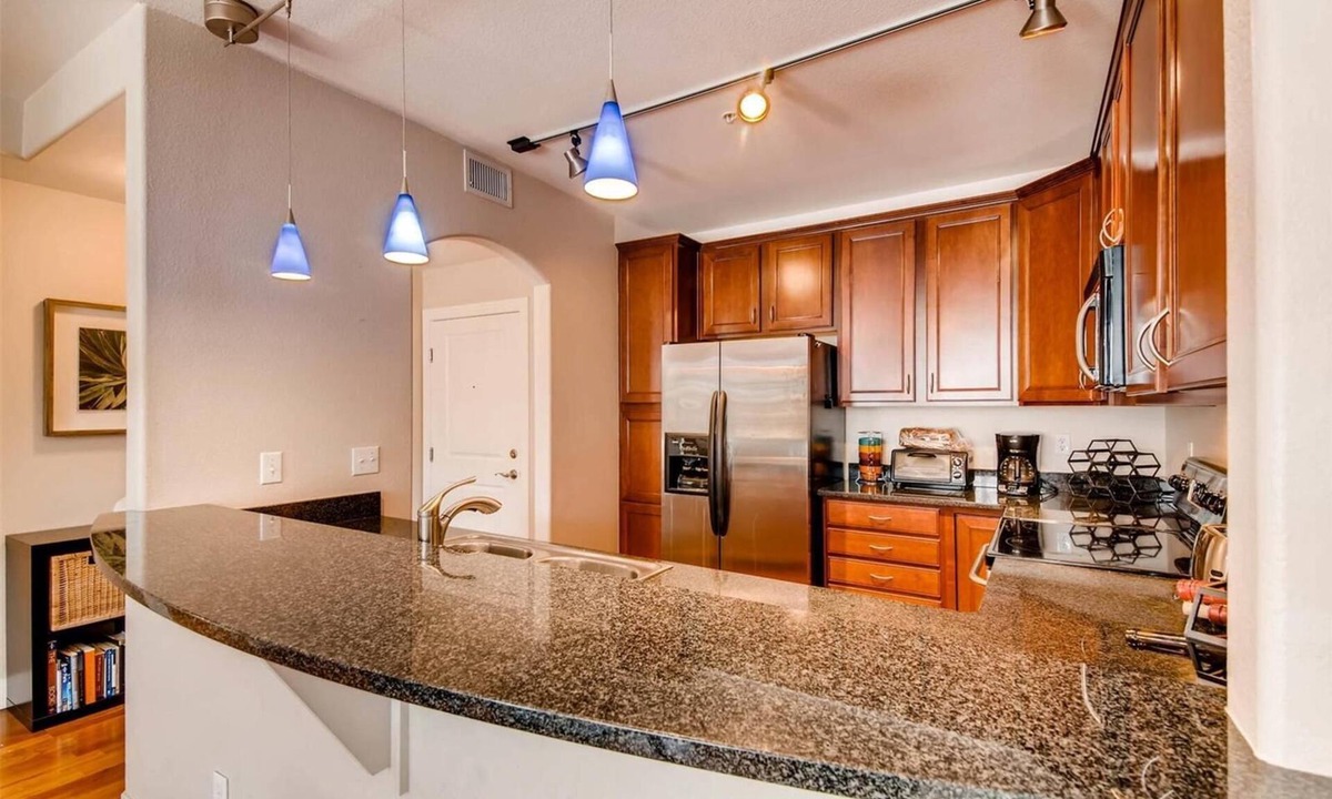 Englewood Condo | Beautiful and cozy 2-bedroom condo in the heart of DTC!