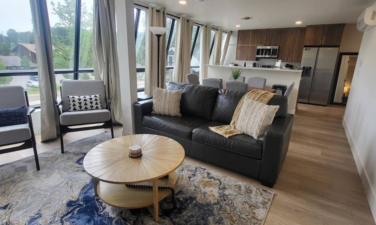 Kerr Gulch House | Beautiful Mountain Views in the Heart of Evergreen