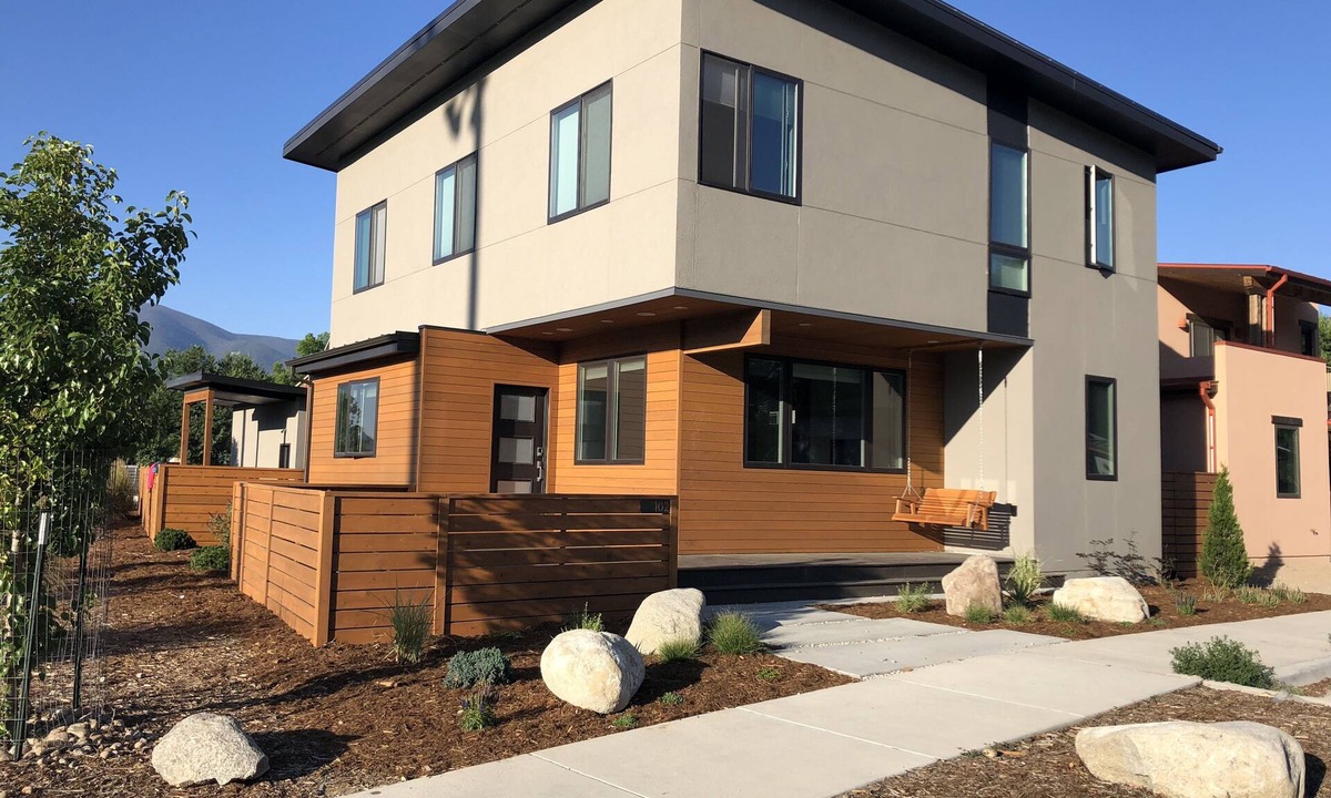 Salida House | Beautiful New 3BR! Steps from the Arkansas River and close to town (STR #0303)
