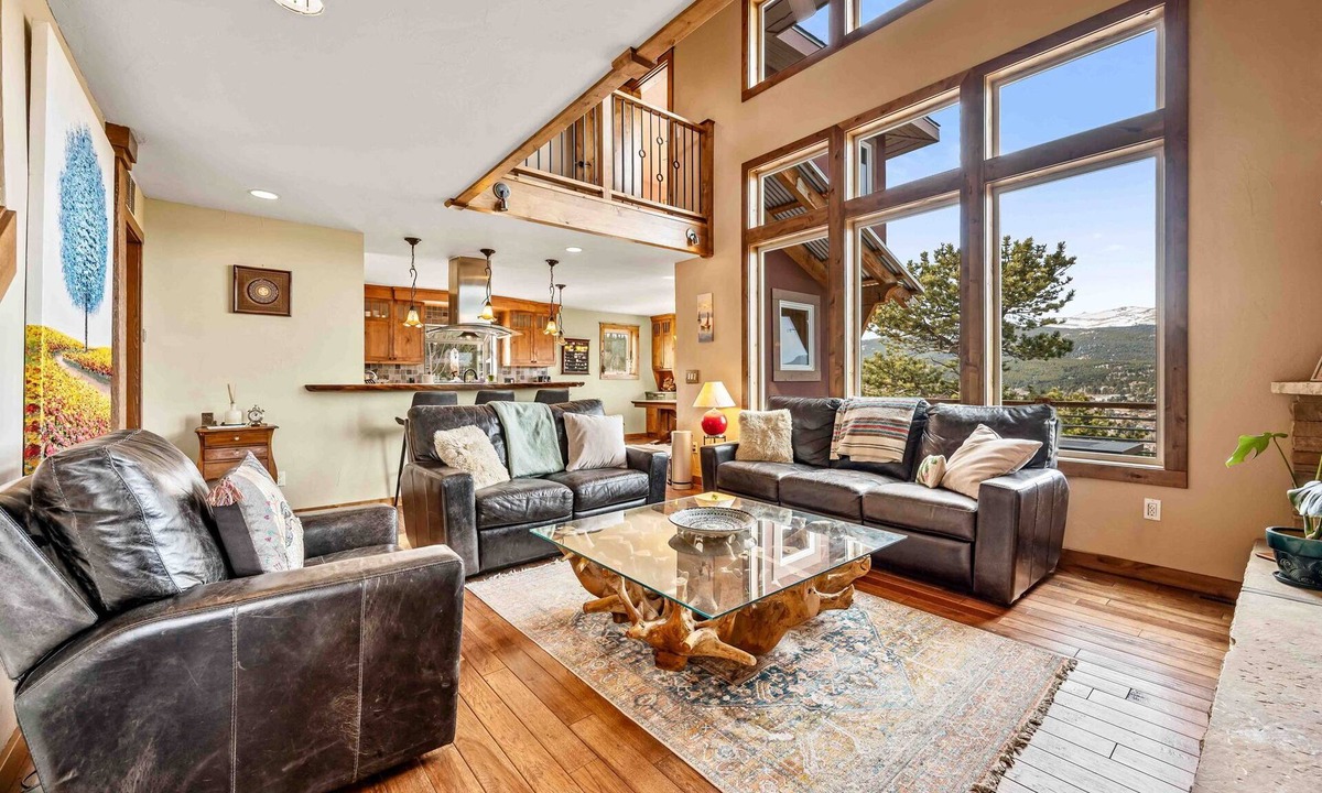 Nederland House | Best View in Ned, LUX Home 3min to town, Sleeps 8, 10min to Skiing, Hot Tub.