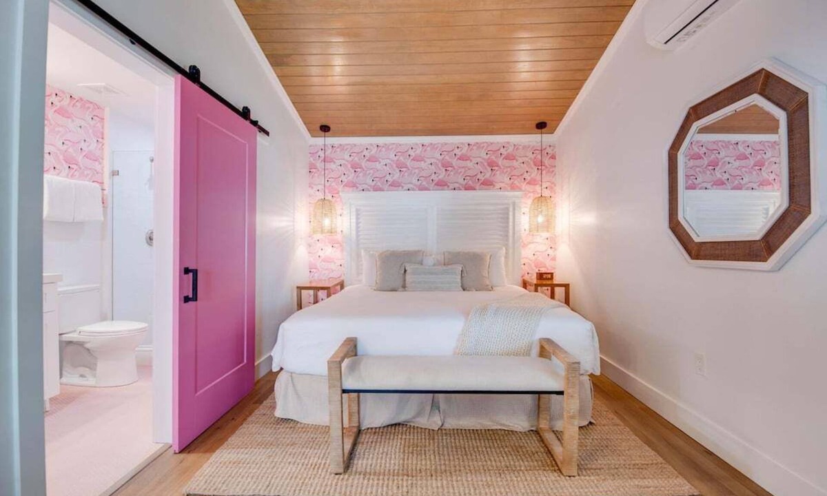 Historic Seaport Apartment | Birds of a Feather at Custom House Inn | Perfect Stay on Duval Street!