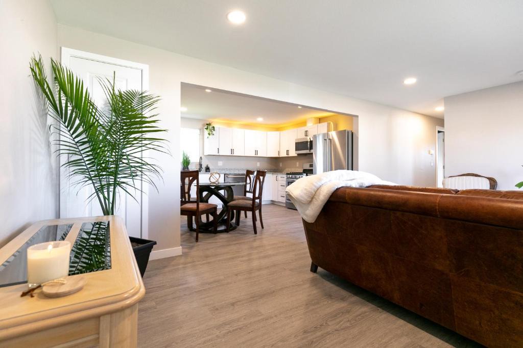 Allendale Area House | Black Brick Top Shelf