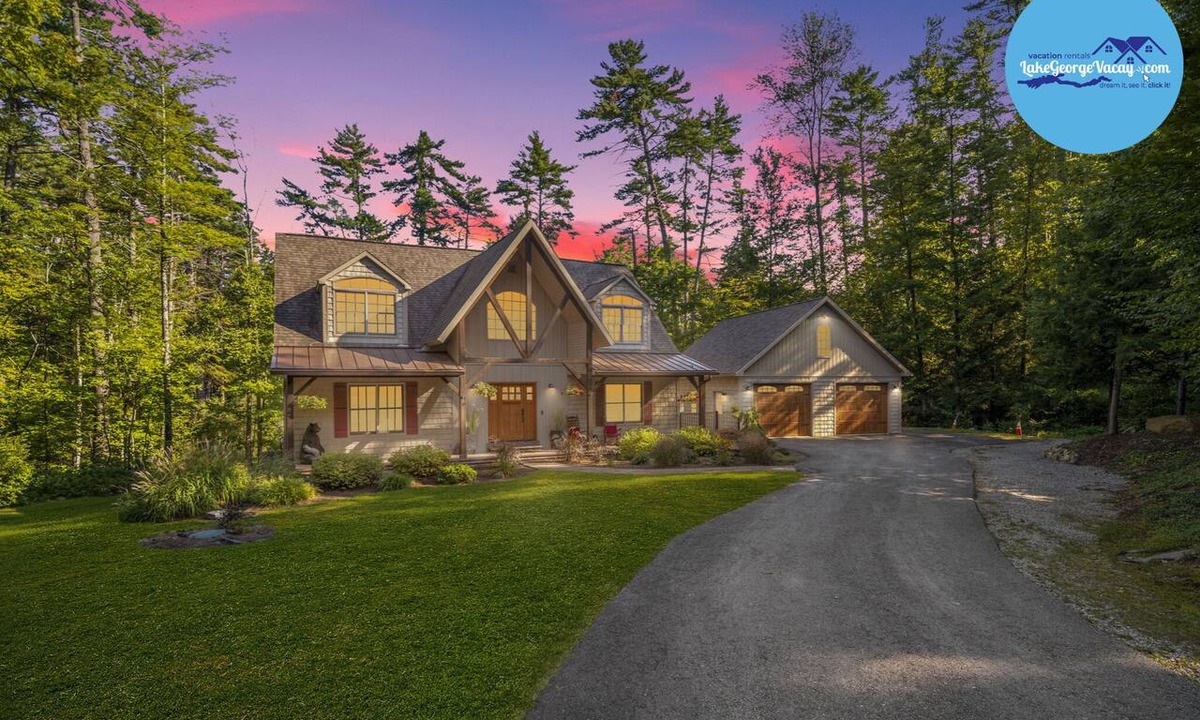 Bolton Landing House | Bolton Bear House|Dock Slip|Hot Tub|12 Beds|Pet Friendly|