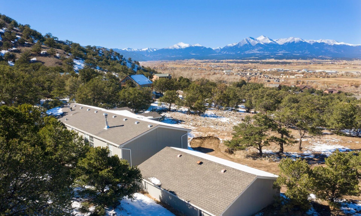 Salida House | Book NOW for Summer and Fall Events! In Mountains, 5 mins from Downtown Salida!