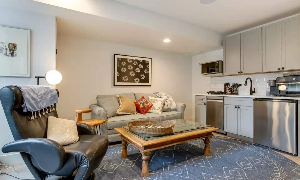 Jefferson Park House | Brand new apartment on the park, next to stadium, with quick access to downtown
