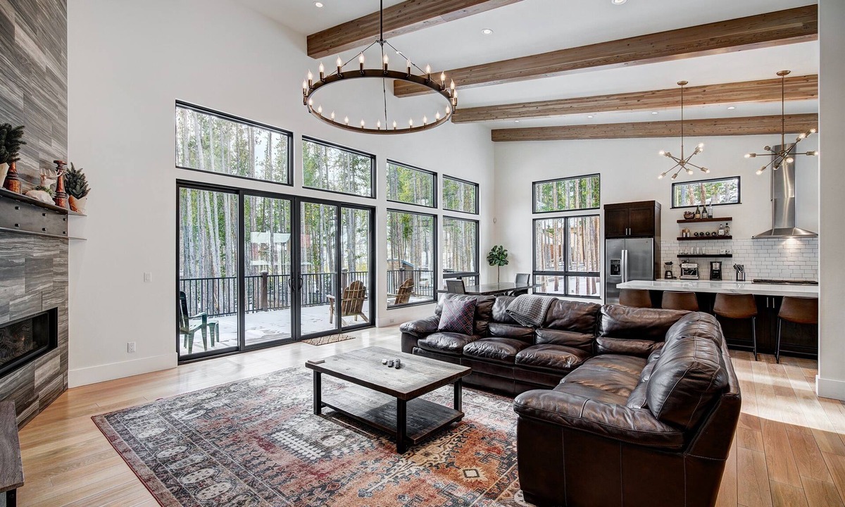 Breckenridge House | 🏆 Breck Mountain Modern | Hot Tub | 2 Kings | Pets | EV Charger | Sleeps 10