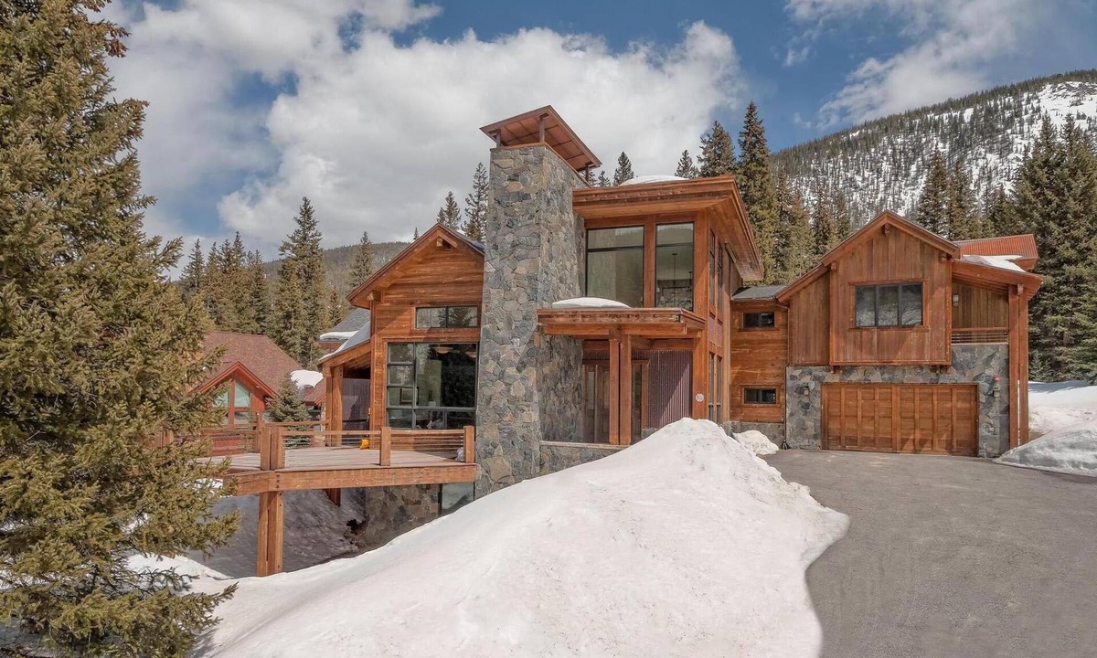 Blue River House | Breckenridge Modern Luxury Home with Hot Tub, Minutes to Slopes, Sleeps 10