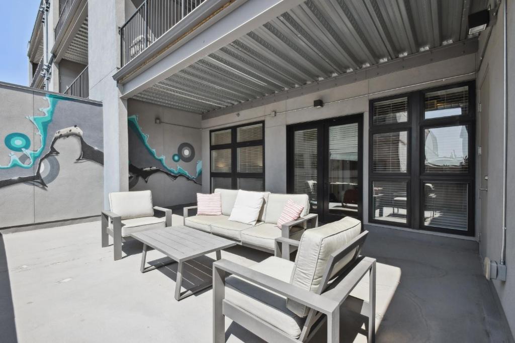 River North Art District House | Brushed & Bold | Modern 2BR RiNo Loft | Walk to Breweries & Mission Ballroom
