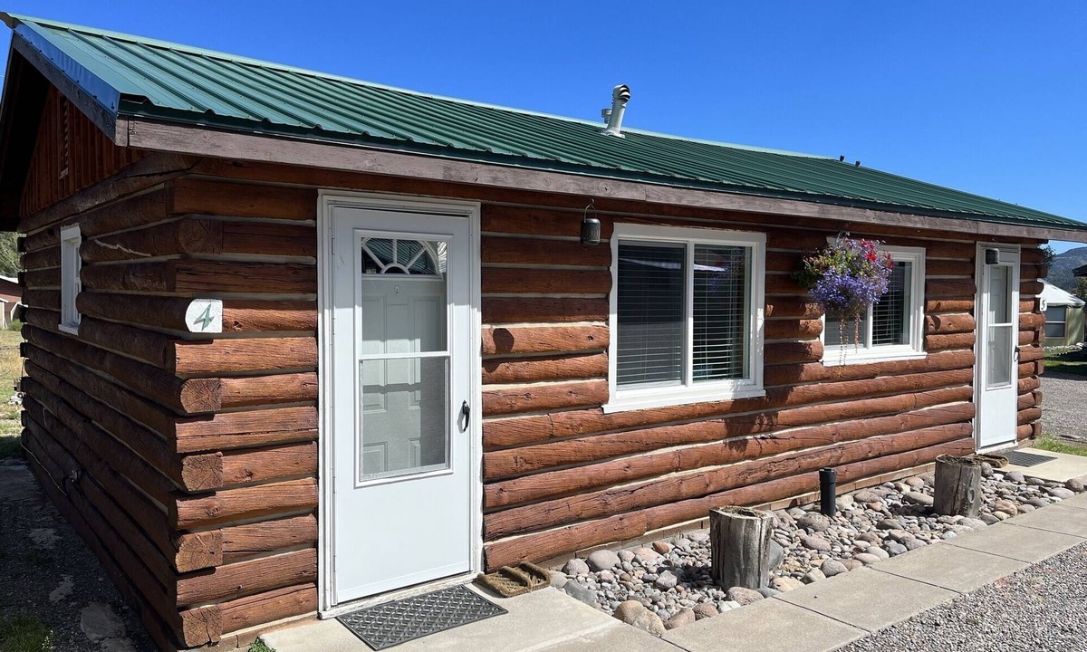 South Fork Cabin | Cabin #4 at Aspen Ridge Cabins in mountains near Rio Grande River