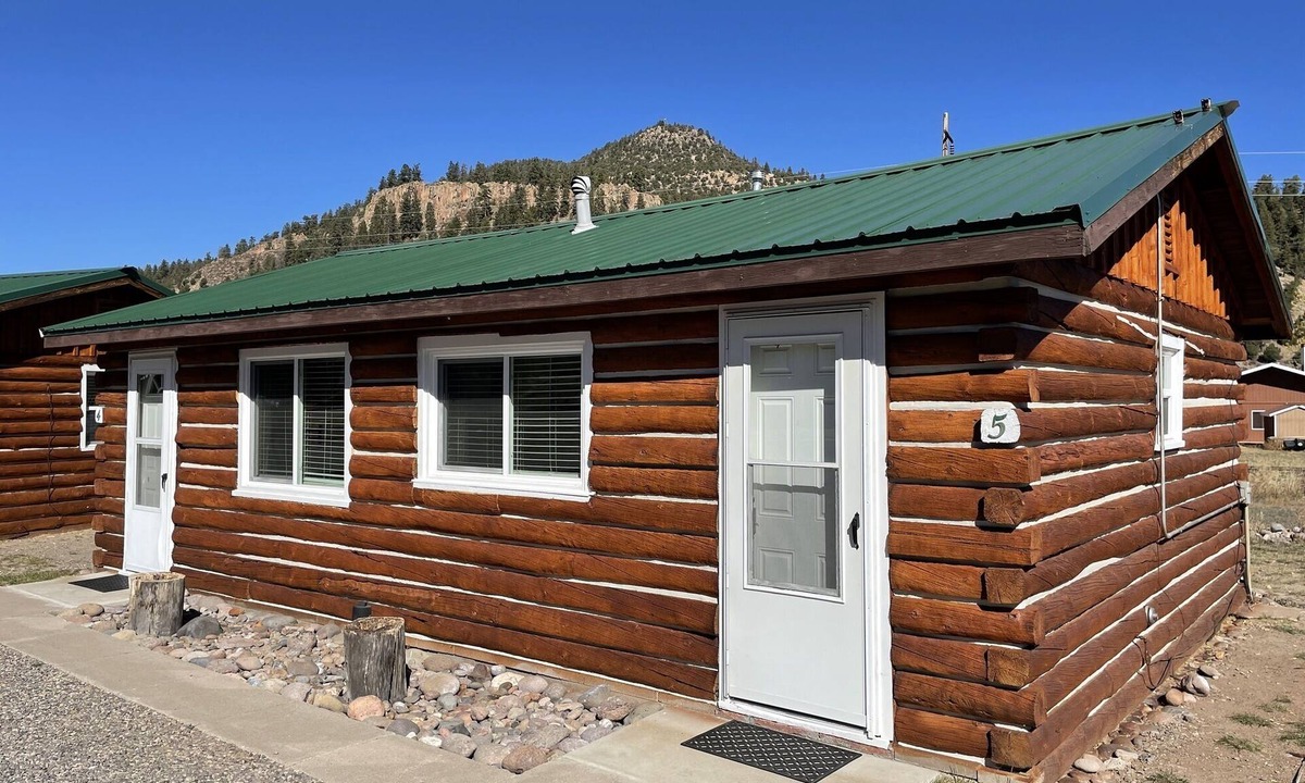 South Fork Cabin | Cabin #5 at Aspen Ridge Cabins in mountains near Rio Grande River