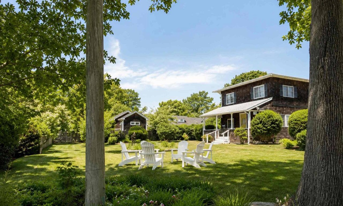 Shoreby Hill House | Camp Coronado- Classic Summer House in the Village of Jamestown