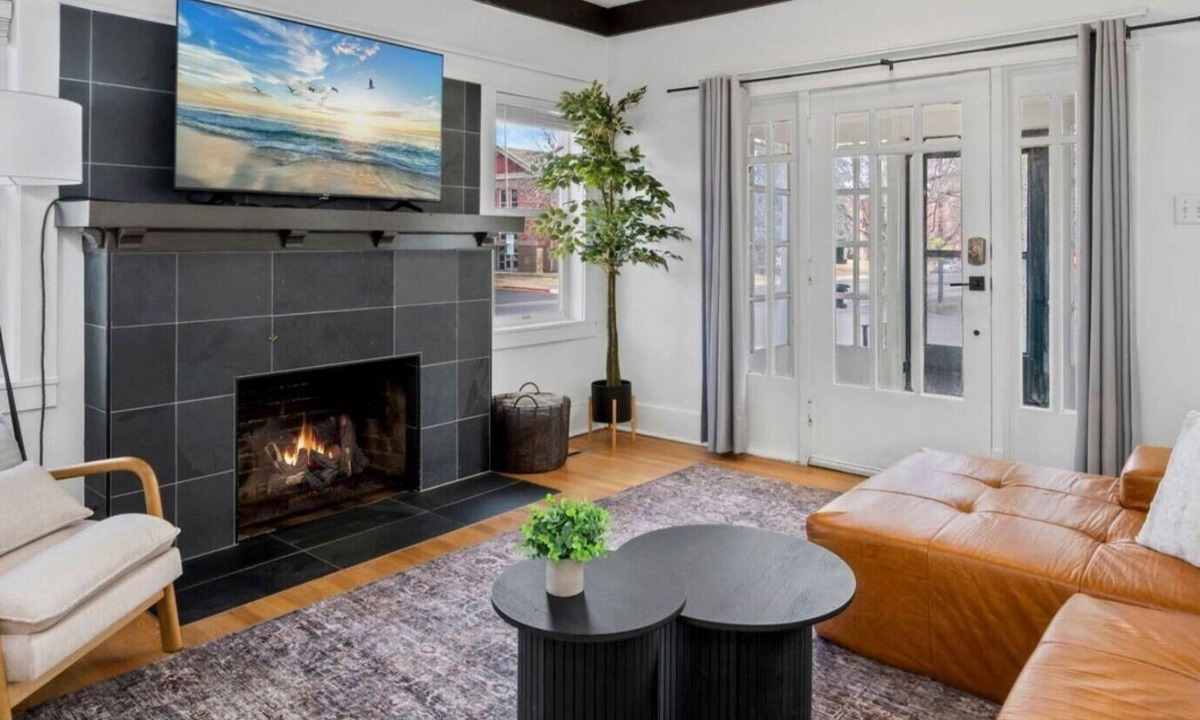 University Park House | Campus Corner Retreat | 2 King Beds + Dog-Friendly