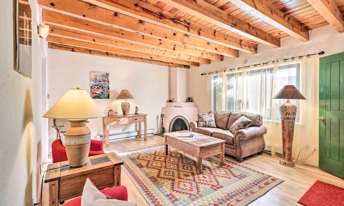 Southside House | 'Casa Rosita' Home, 3 Mi to Santa Fe Plaza!