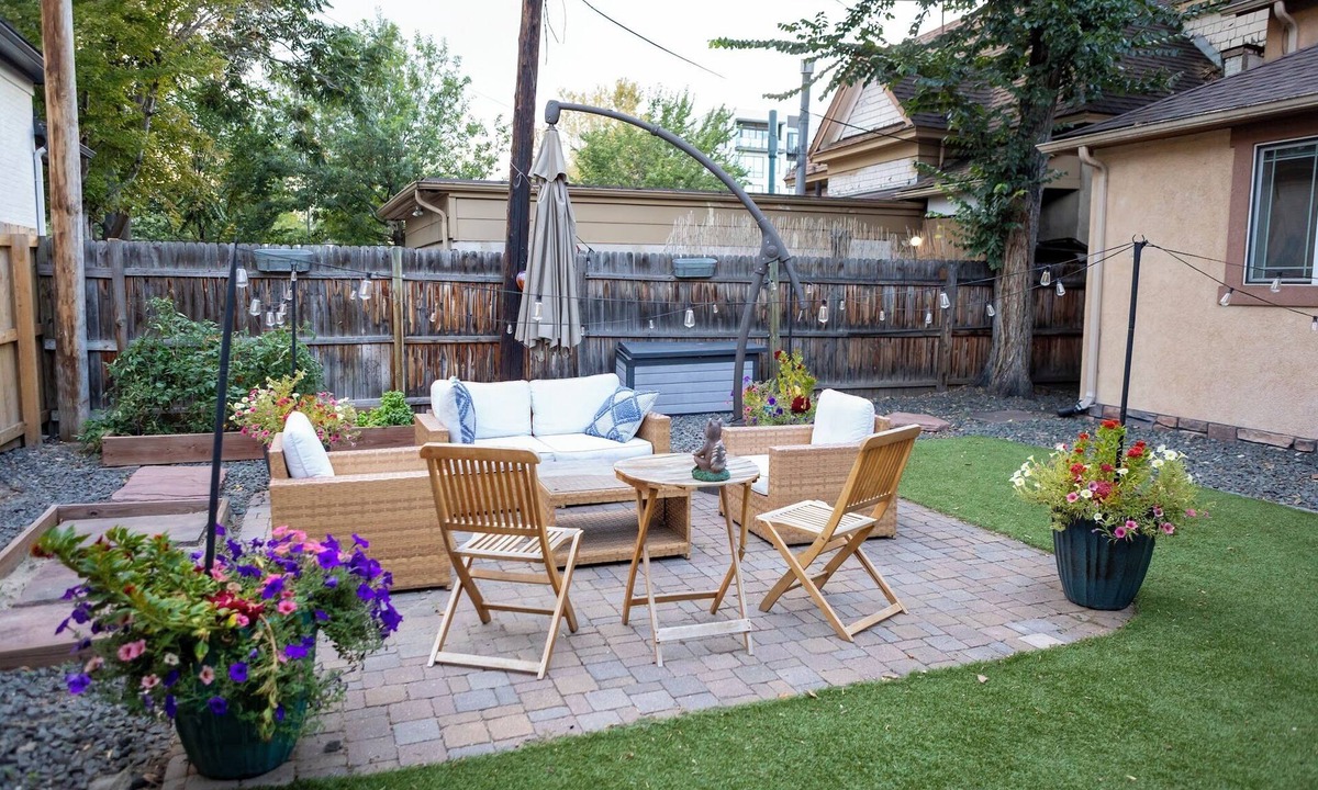 Jefferson Park House | Central Denver Family Stay. Close to Stadiums, Parks & Dining