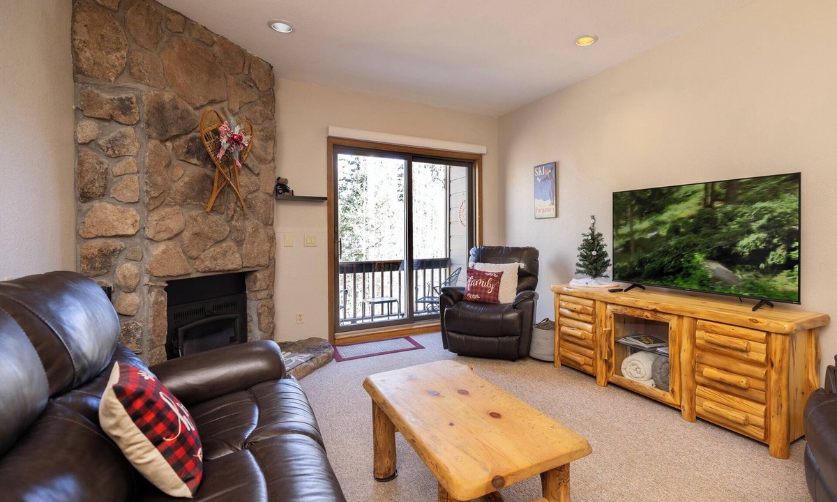 Historic Downtown Durango Condo | Charming 1-bedroom condo at Cascade Village with stunning mountain views - 2 Miles from Purgatory