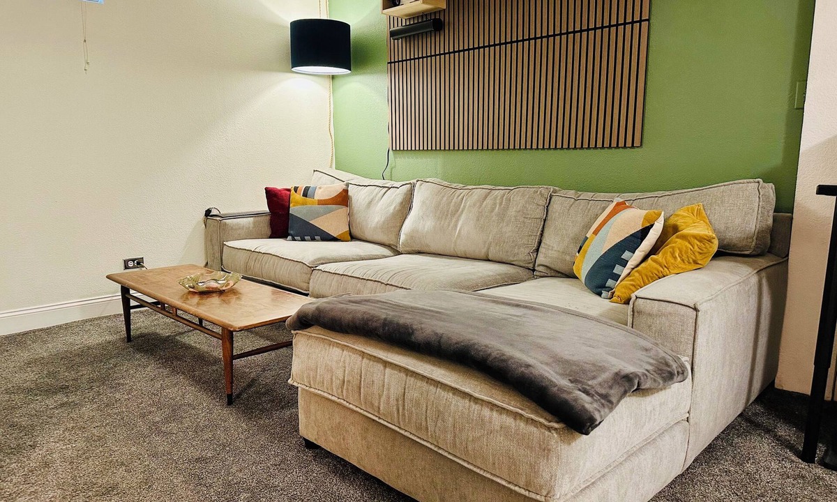 City Park House | Charming 1-bedroom Garden Unit with Hot Tub!