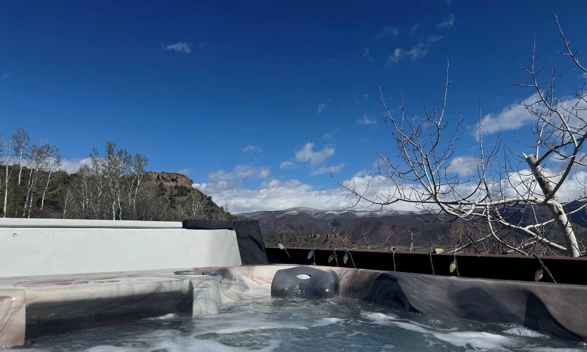 Brush Creek Village House | Charming 3 Bedroom family house with hot tub on 2 acres panoramic views