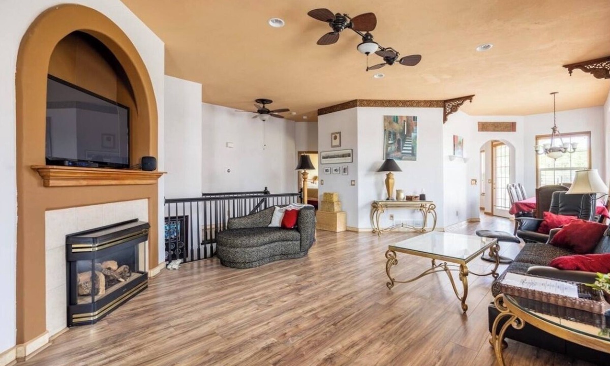Southwest Colorado Springs House | Charming 4-bedroom estate with AC/Heat and WiFi in delightful Colorado Springs